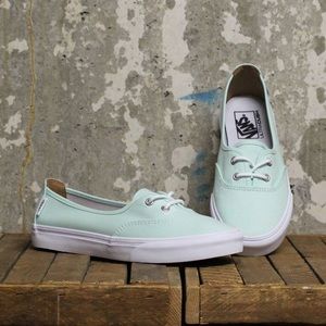 Solana UltraCush Vans size 5 with box